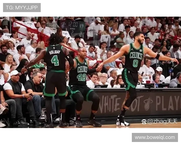 波士顿凯尔特人崛起之路探寻绿军荣耀与团队精神的传承